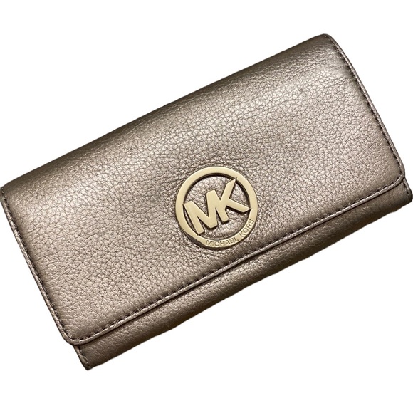 Michael Kors Handbags - Michael Kors Wallet